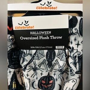 Celebrate It Halloween Plush Throw - Black, White, and Orange 50x70